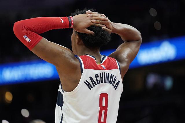 周琦8板3帽首钢逆转广州 邹阳20+10福建负青岛